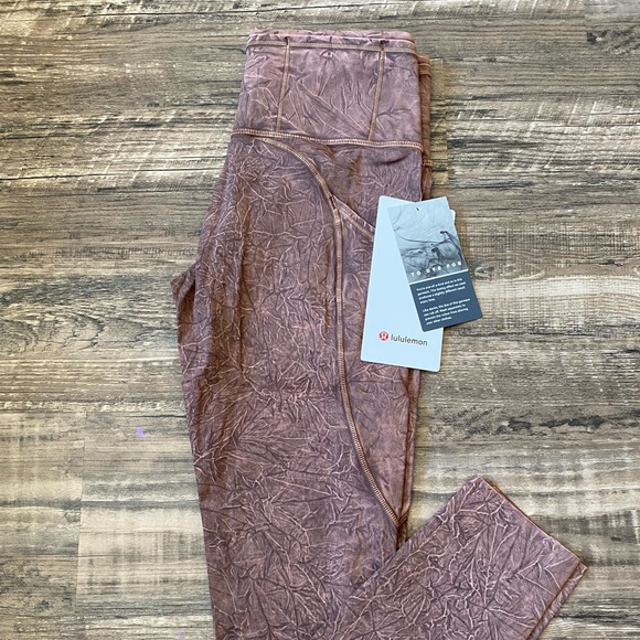 ⭐️NWT⭐️ fast n frees 25”, size 4 - Picture 1 of 1